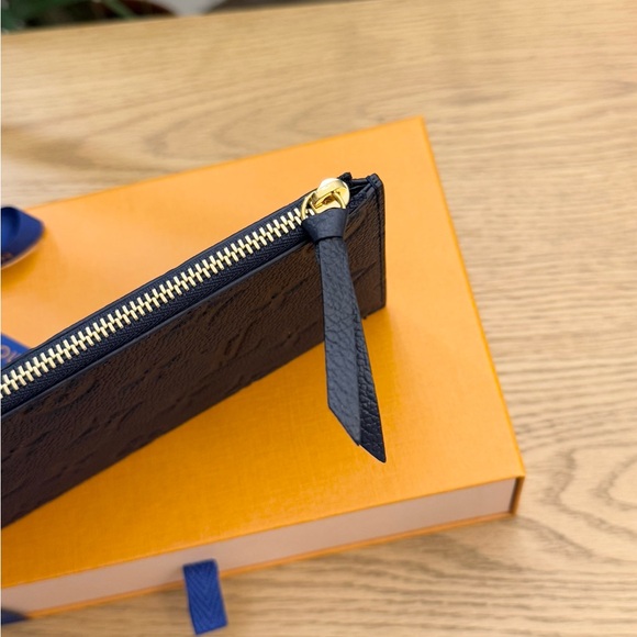 LOUIS VUITTON 2024 Monogram Empreinte Leather Zippy Coin Holder - Navy - Picture 4 of 7